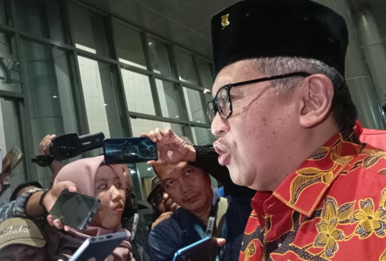 Hasto Puji Risma di Debat Terakhir Pilgub Jatim 2024: Pemimpin yang Andalkan Hati Rakyat