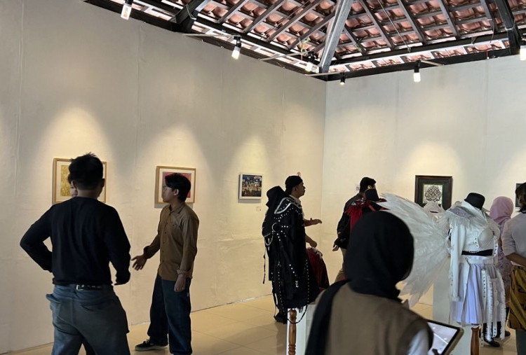 Festival Pasar Seni Rupo Jiwo Unesa: Jembatani Seni, UMKM, dan Budaya Lokal