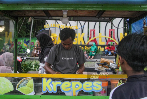 Kehadiran bazar takjil Ramadan tidak hanya menjadi tempat untuk berbelanja takjil, tetapi juga menjadi ajang silaturahmi dan berkumpulnya masyarakat dalam semangat berbagi dan beribadah di bulan suci Ramadan. Semoga semangat kebersamaan dan keberkahan terus mengalir dalam setiap langkah kita selama bulan Ramadan ini. (Moch Sahirol/Harian Disway)