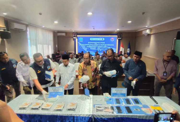 BNNP Jatim Gagalkan Peredaran 5,4 Kilogram Sabu, Dua Tersangka Ditangkap di Bangkalan