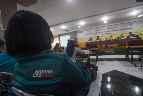 Dalam seminar tersebut diharapkan dari pembentukan UU Pengadaan Barang dan Jasa Publi, ini juga berfokus pada sistem pengadaan yang pro PDN UKM-Koperasi, serta memberikan pengaturan proses pengadaan barang dan jasa semakin transparan.