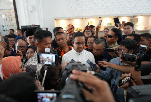 Mendarat di Pekanbaru, Anies Baswedan Disambut Teriakan Anies Presiden!