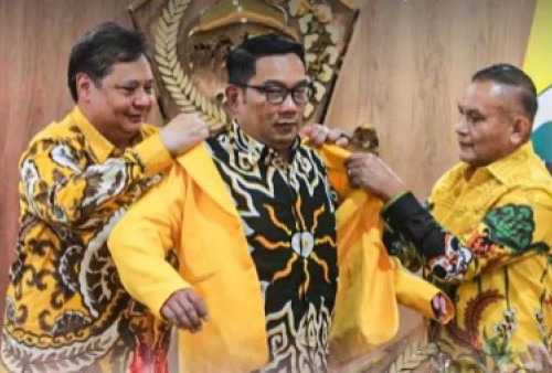 Resmi Bergabung ke Golkar, Ridwan Kamil saat Disematkan Jaket Kuning Langsung Ucap Syukur