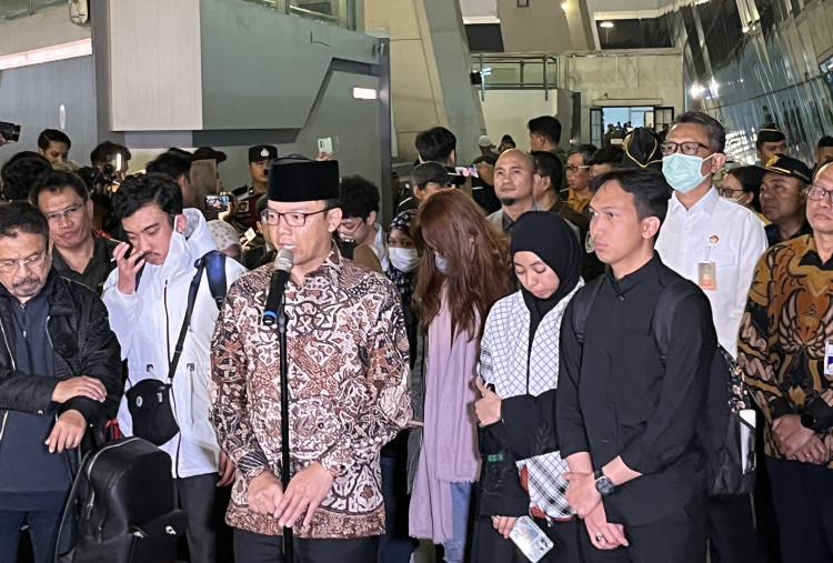 22 WNI Berhasil Dipulangkan dari Iran, Menlu: Evakuasi Lainnya Masih Berlangsung