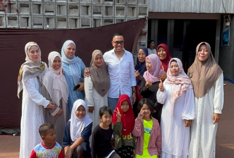 Unggah Perjalanan Hidupnya, Ahmad Sahroni Bikin Warganet Terkejut dan Terharu