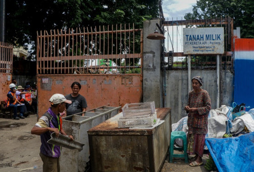  Pemkot Surabaya Relokasi Pedagang yang Digusur PT KAI