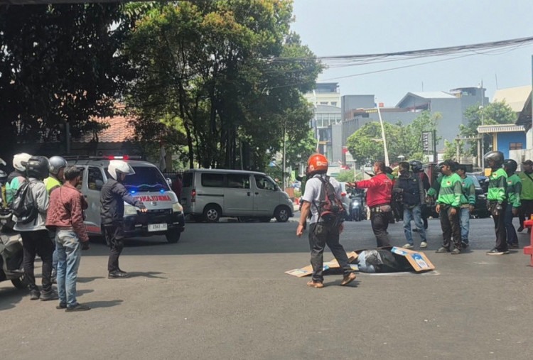  Mobil Boks Putar Balik Sembarangan di Prapanca, Pemotor Jadi Korban Jiwa
