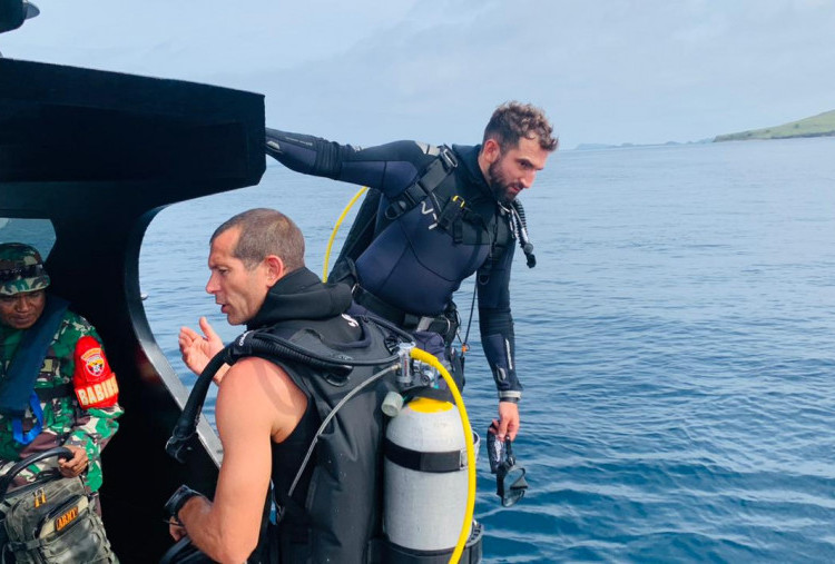 Pakai Alat Canggih dan Libatkan Penyelam Asing, Basarnas Lanjutkan Pencarian 3 WN Spanyol yang Tenggelam di Labuan Bajo 