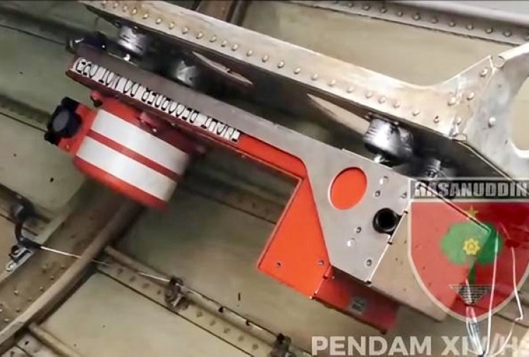 Penampakan Black Box Pesawat ATR 42-500 PK-THT yang Ditemukan di Dasar Jurang Bulusaraung