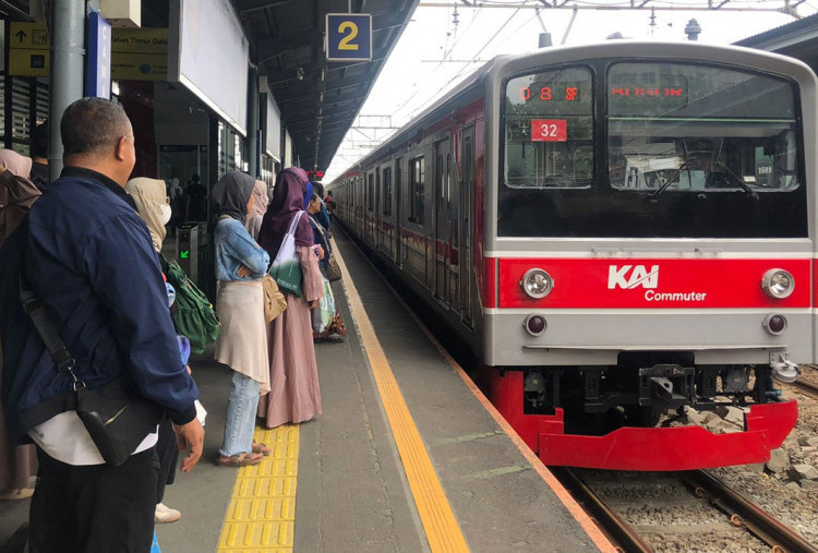 KA Bandara Alami Gangguan di Stasiun Pesing, 4 Perjalanan KRL Lintas Tangerang Terlambat  