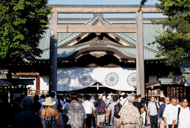 Para Pejabat Mengunjungi Kuil Yasukuni, Kenang Para Pahlawan Bagi Jepang, Penjahat Perang Bagi Negara Jajahan
