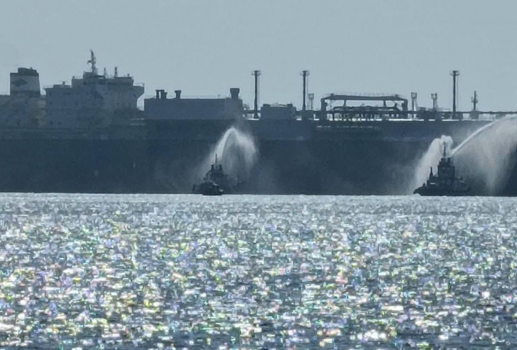 Mesir Konfirmasi Kebakaran Kapal Gas AS di Pelabuhan Damietta Dipicu Serangan Drone 