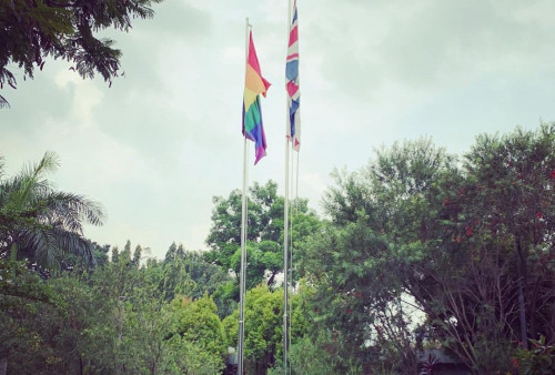 Viral Bendera Pelangi LGBT Berkibar di Kedutaan Inggris Jakarta