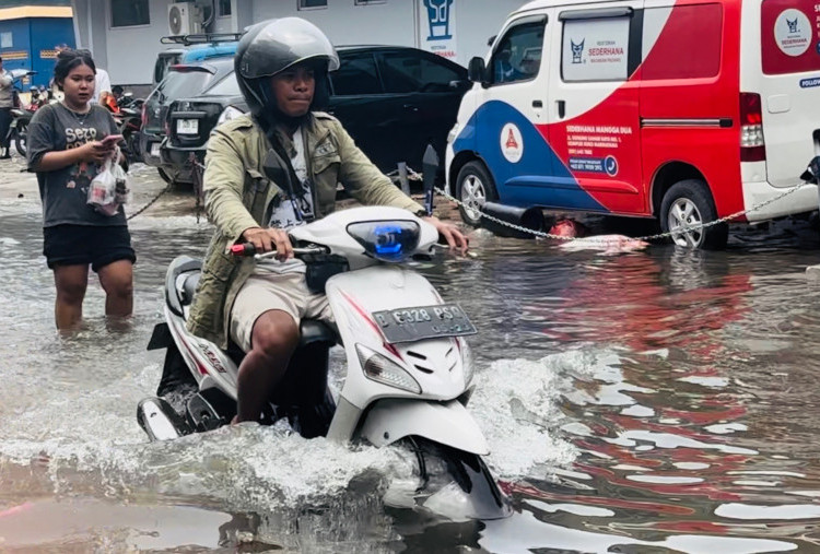 Daftar 17 Rute Transjakarta Terdampak Banjir Hari Ini, Berikut Kondisi Ketinggian Air