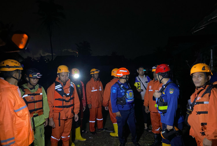 Tanggul Sungai Cinangka Jebol, 156 Rumah di Purwakarta Terendam Banjir