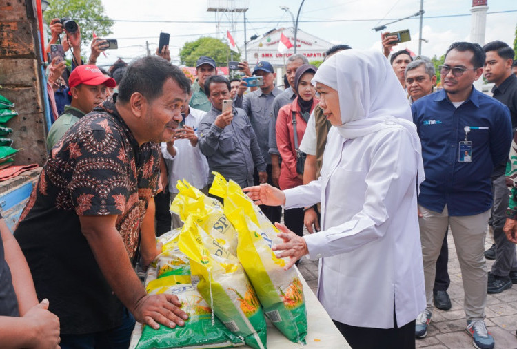 Kendalikan Inflasi, Gubernur Khofifah Gelar Pasar Murah di Kota Pasuruan