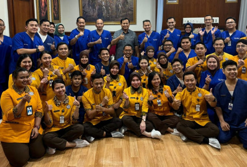 Prabowo Ucapkan Terima Kasih & Bangga Ke Tim Medis Yang Berhasil Operasi Cedera Kaki Kirinya