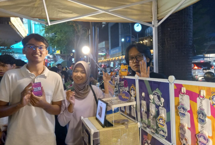 Solo is Solo: Pasar Malam Jujukan Gen Z yang Sarat Barang, Jasa, dan Hobi 
