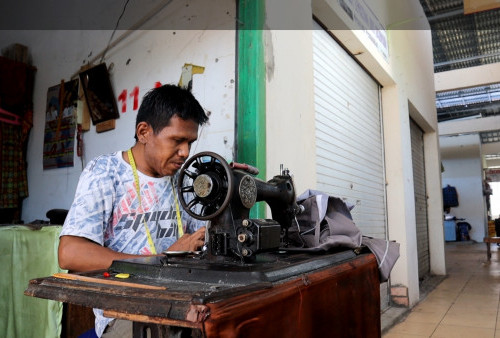 Orderan Jahit Seragam Sekolah Naik hingga 15 Persen