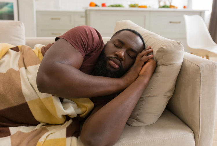 5 Manfaat Tidur Siang Singkat