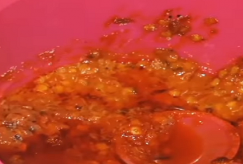 Waduh! Setelah Kasus Bakso Mirip Buntut Tikus, Muncul Video Viral Diduga Belatung di Sambal Nasi Goreng