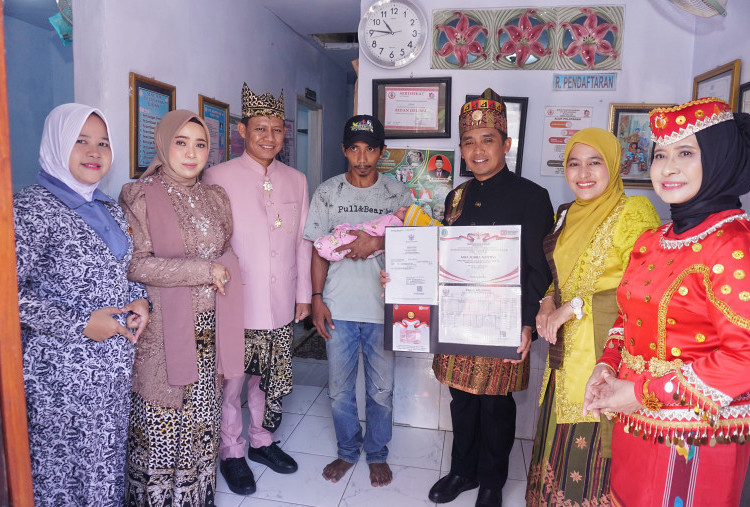 Mas Adi Pimpin Upacara HUT RI Ke 80, Sampaikan Ajakan Sinergitas Persatuan untuk Tantangan Daerah