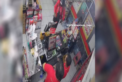 Palak Pagawai Minimarket Dengan Senjata Api, Pria Berjaket Orange Bawa Kabur Sebatang Cokelat di Magelang