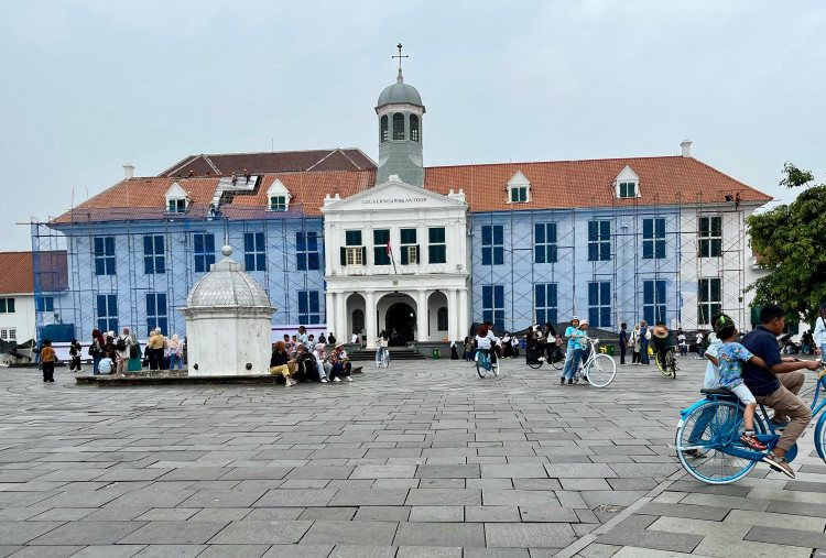 Long Weekend Kenaikan Yesus Kristus 2026 di Kota Tua, Pengunjung Girang Bisa Swafoto dengan 'Noni Belanda'
