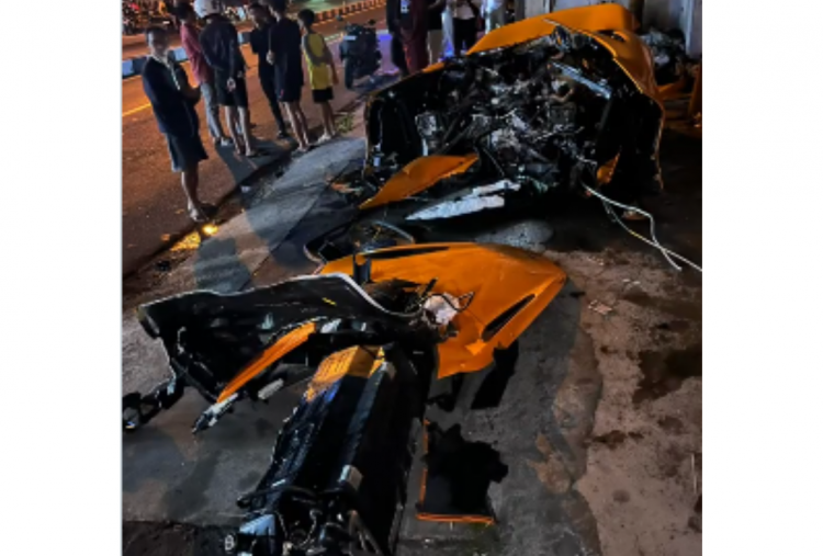 Supercar McLaren Milik YouTuber Terbelah Dua Usai Kecelakaan di Sukoharjo, Pelat Mobil Diduga Palsu?