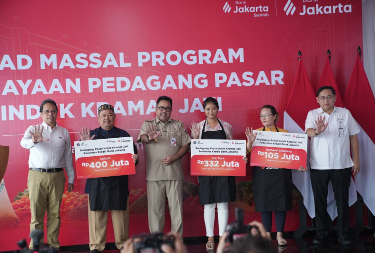167 Pedagang Pasar Kramat Jati Dapat Pinjaman Modal Usaha Rp48 Miliar