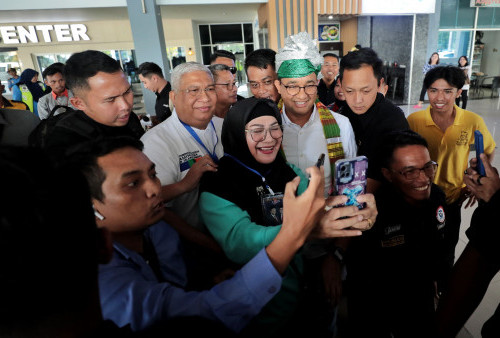 AMIN-kan Kendari, Anies Dapat Topi Kehormatan Kesultanan Buton hingga Target Menang 70 Persen