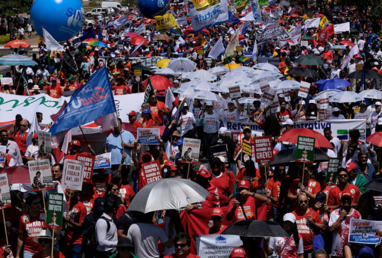 Ribuan Warga Brasil Demo Kecam Operasi Polisi yang Tewaskan 132 Orang di Rio de Janeiro