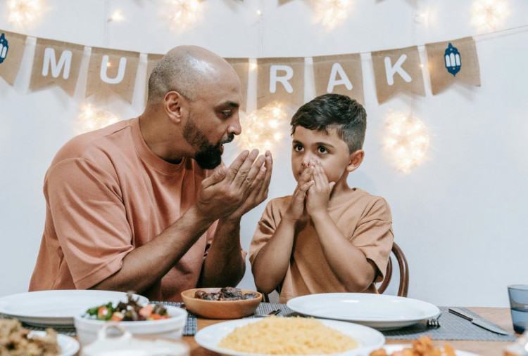 7 Perbuatan yang Dapat Mengurangi Pahala Puasa Selama Bulan Ramadan