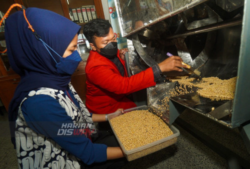 FOTO: Mahasiswa Untag Surabaya Kenalkan Karyanya Alat Pencampur Ragi