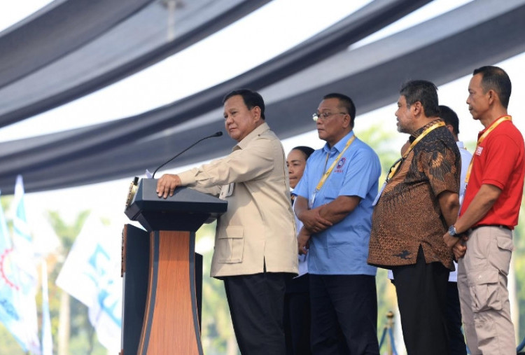Catat Langsung Keluhan Buruh di Monas, Prabowo Sahkan Dua Perpres Perlindungan Pekerja