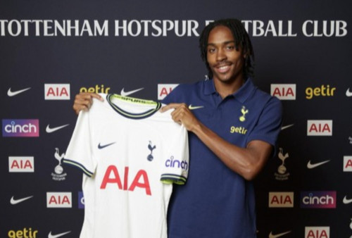 Tottenham Resmi Gaet Djed Spence