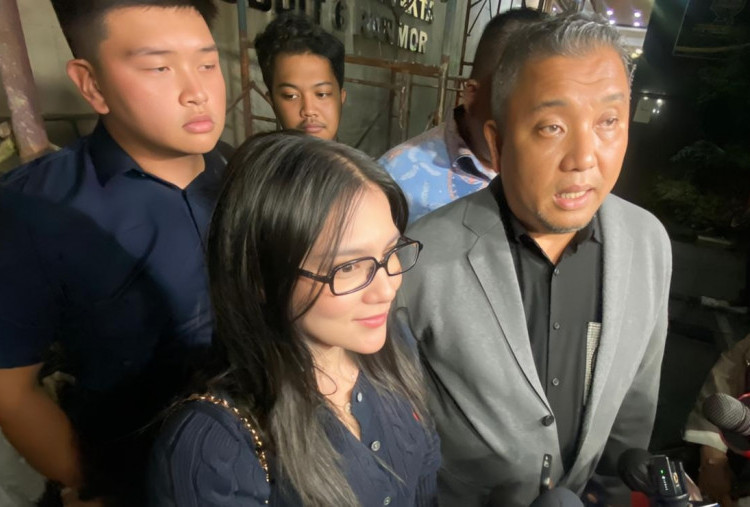 Ditawari Karyawan, Davina Karamoy Blak-blakan soal Umrah Bareng Hanania