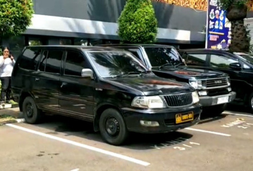 Pelat Nomor Mobil Pria Bawa Pistol Pukul Sopir Taksi Online Ternyata Palsu, Aslinya Ada di Polda Metro Jaya