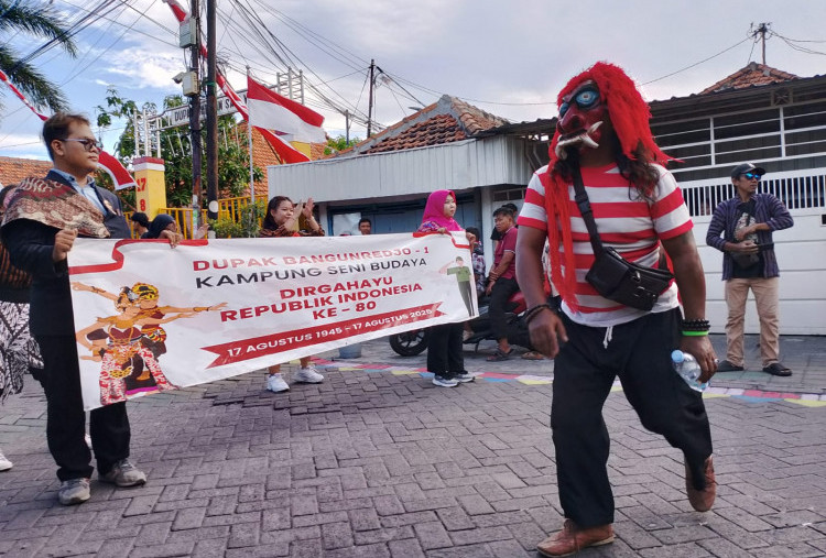 Kampung Kreatif Dupak Bangunrejo Meriahkan Peringatan Kemerdekaan RI dengan Sound Horeg dan Dongkrek
