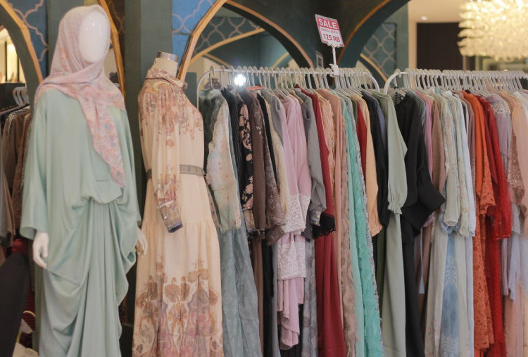 Menilik Tren Fashion Muslimah Jelang Lebaran 2026: Warna-Warna Kalem, Gamis Bini Orang