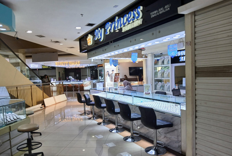 Ekspektasi Pemangkasan Suku Bunga Meningkat, Harga Emas Melonjak Naik