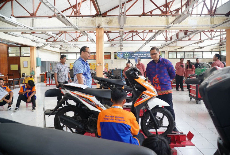 HUT ke-81 Pemprov Jatim: Dindik Gelar Servis Motor Gratis Libatkan 350 SMK