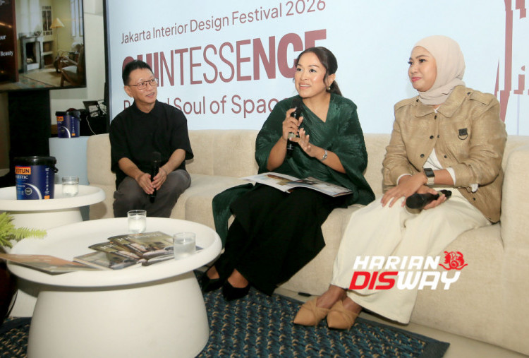 Peluncuran yang bekerja sama dengan Himpunan Desainer Interior Indonesia (HDII) itu turut menampilkan penerapan warna JOURNEYS dalam instalasi JIDF 2026 bertema “QUINTESSENCE: Rooted Soul of Space”. Ketua HDII Jakarta Ariya Sradha menilai, ruang ideal tidak hanya mengutamakan estetika, tetapi juga kenyamanan dan pengalaman bermakna bagi penghuninya. Koleksi JOURNEYS dan Majestic True Beauty kini tersedia di toko cat serta distributor Jotun di seluruh Indonesia. (Foto: Jotun Indonesia)
