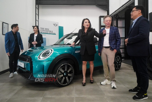 Dalam peresmian Showroom Mini tersebut hadir pula kendaraan Mini Cabrio dengan atap terbuka dan hanya ada 30 unit  di Seluruh Indonesia.