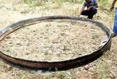 Geger! Penduduk Pedesaan di India Temukan Cincin Logam Raksasa yang Jatuh dari Langit