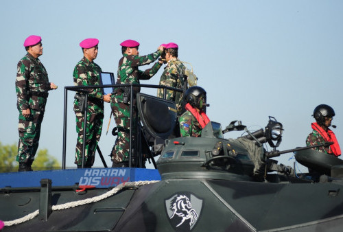 Pengangkatan Warga Kehormatan Korps Marinir