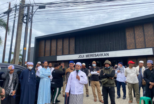 Holywings Palembang Ditutup Paksa Satpol PP Setelah Ormas Islam  Melakukan Demonstrasi