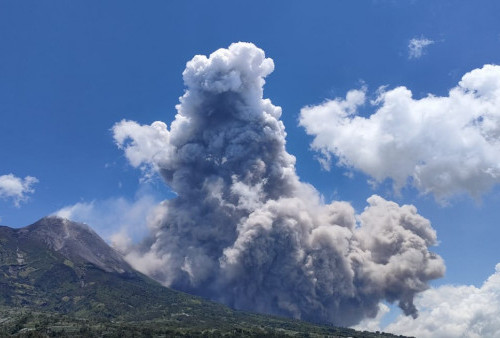 Waspada! Gunung Merapi Kembali Erupsi, Muntahkan Awan Panas dengan Potensi Bahaya Tujuh Kilometer