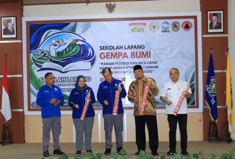 BMKG Perkuat Kesiapsiagaan Warga Karanganyar Hadapi Gempa Lewat Sekolah Lapang 2026