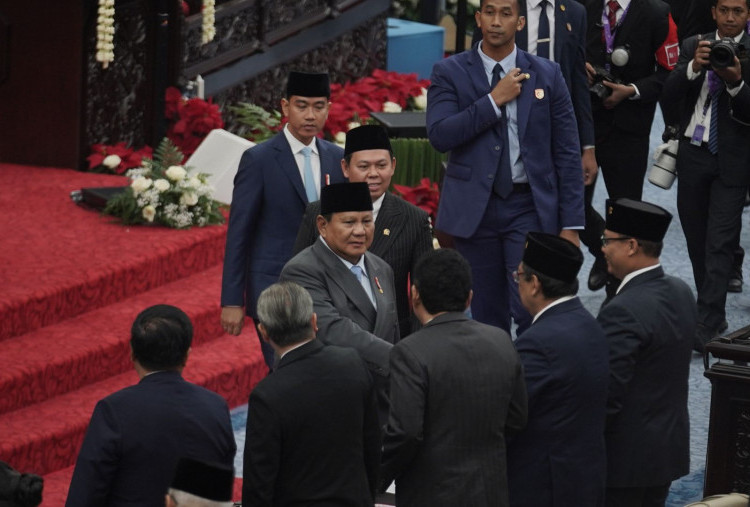 Prabowo Klaim Digitalisasi PKH Bebaskan Keluarga Miskin dari Biaya Rp150 Ribu untuk Daftar Bansos
